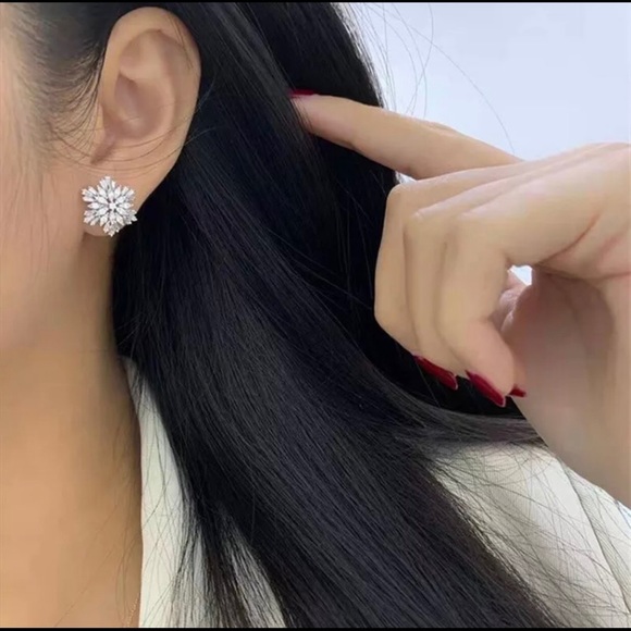 Silver Diamond Cubic Zirconia Snowflake Earrings - Picture 2 of 4
